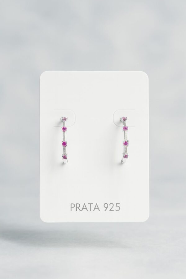 Brinco de Prata 925 Meia Argola Delicada Com Zircônias Rosas Escuras