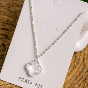 Colar de Prata 925 Trevo Detalhado Branco