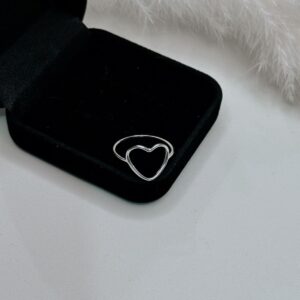 ANEL CORAÇÃO GRANDE VAZADO LISO