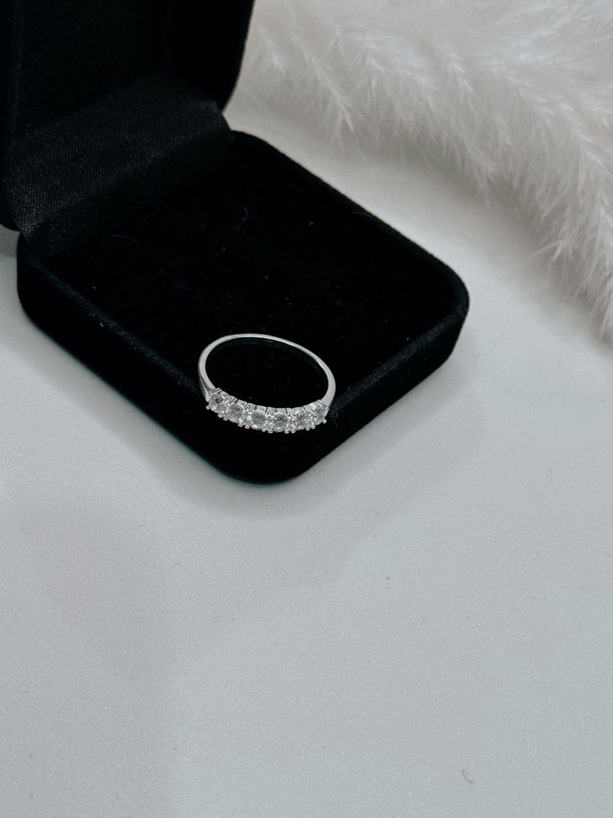 ANEL APARADOR COM MEIO ARO CRAV.