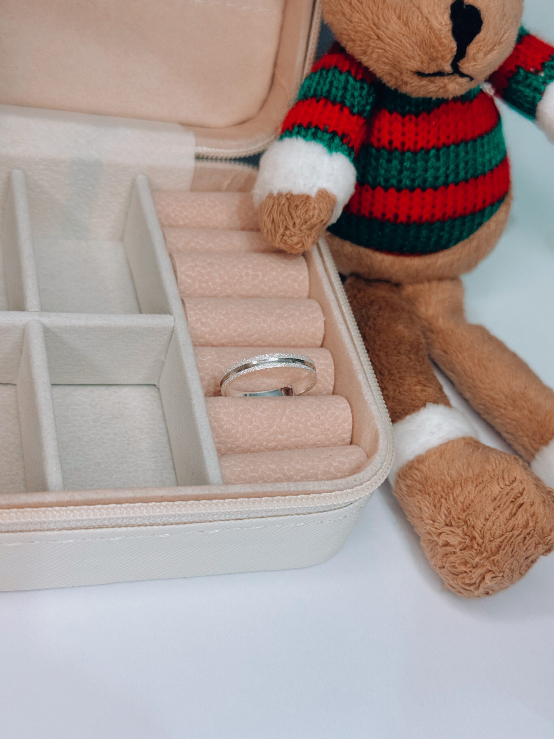 ALIANÇA COMPROMISSO PRATA FRISO DIAMANTADO