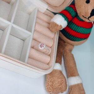 ANEL OVAL SOLITÁRIO ROSA