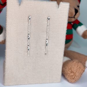 BRINCO PLAQUINHA TORCIDO PEND. LISA