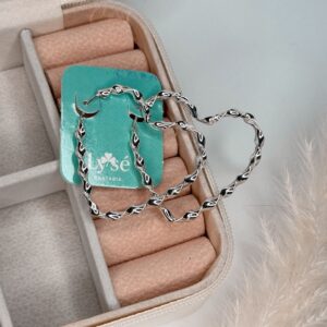 BRINCO DE ARGOLA CORAÇÃO TORCIDO