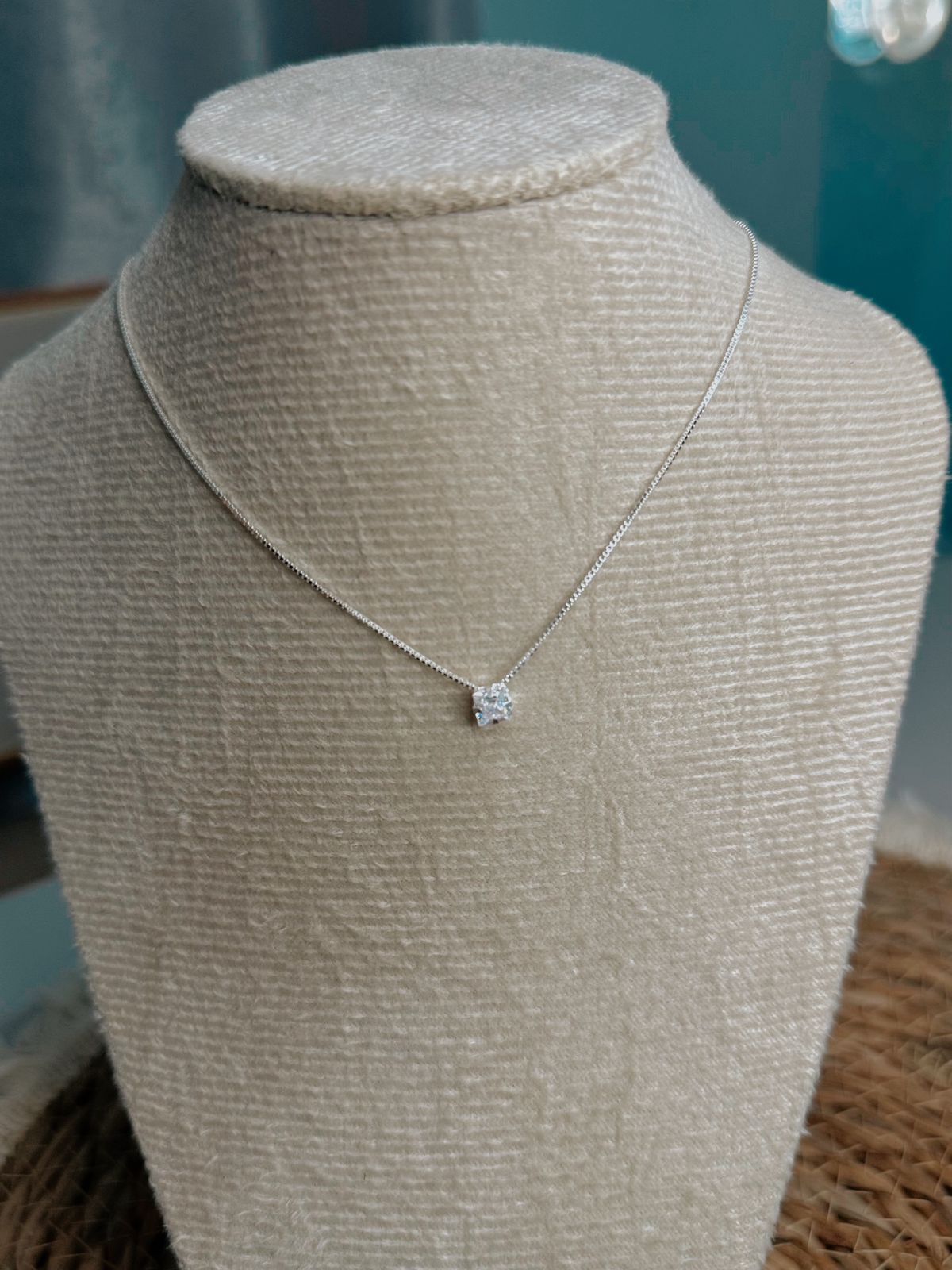 GARGANTILHA PEDRA QUADRADA P